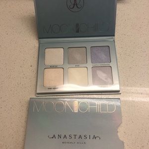 Anastasia Beverly Hills moon child Highlighter